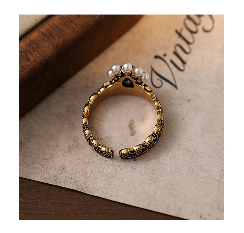 Vintage Court Pearl Ring – Antique Gold Black Stone Ring
