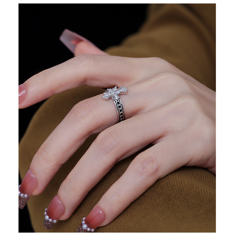 Gothic Cross Ring – Vintage Silver Zircon Cross Ring