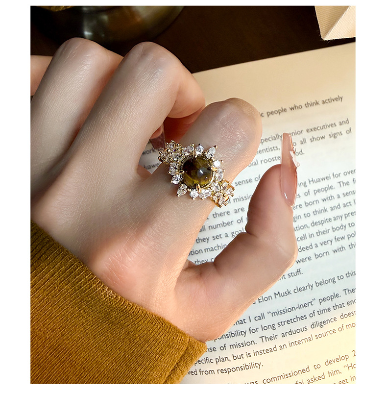 Court Tiger's Eye Halo Ring – Gold Vintage Zircon Statement Ring