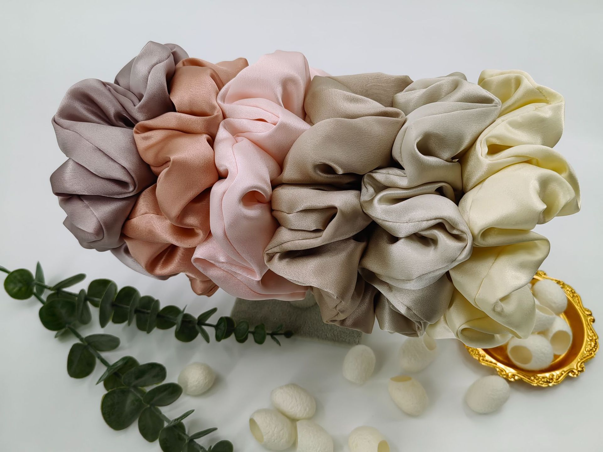 22 Momme Oversized Silk Scrunchie – 6 cm