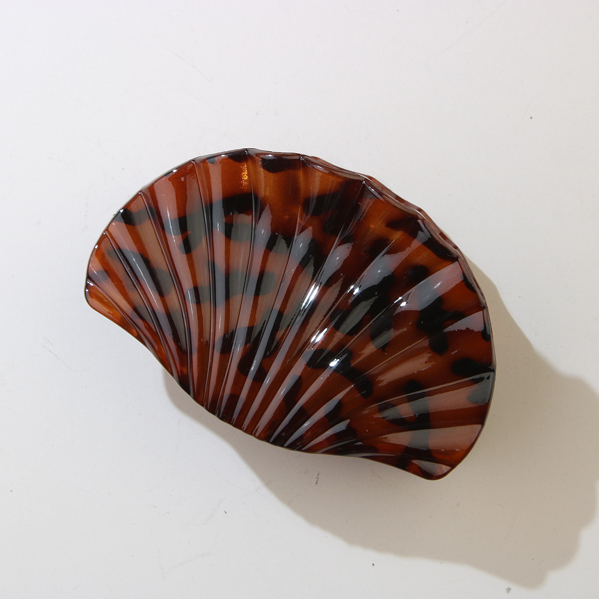 Golden Shell Large Hair Claw Clip – 9 Colors
