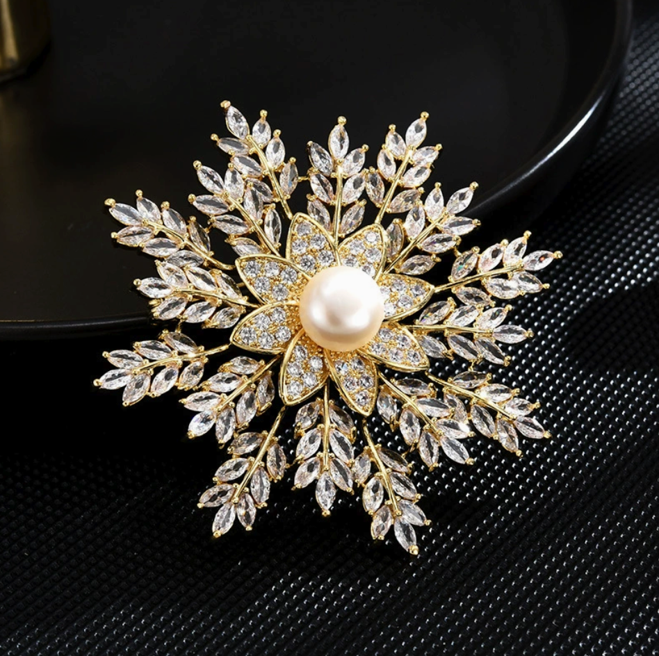 Snowflake pearl brooch pin – gold tone detail
