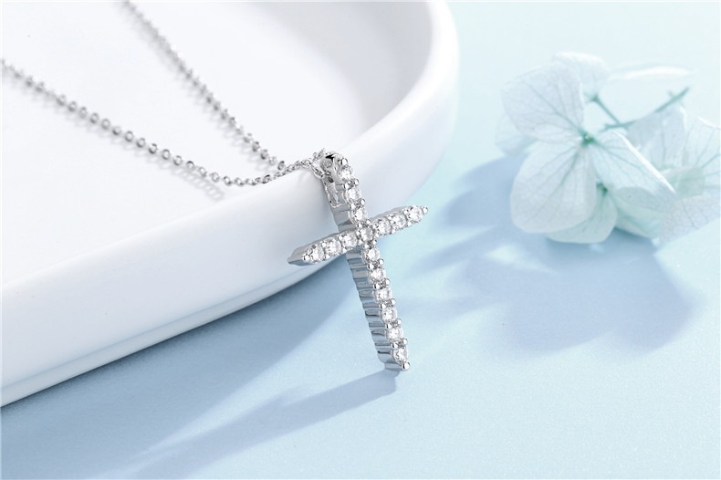S925 Cross Necklace – Pavé Crystal Pendant with Chain