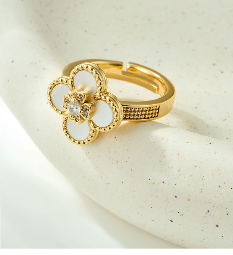 Mother of Pearl Four-Leaf Clover Ring – Adjustable Open Ring with Zirconia, Gold / Silver