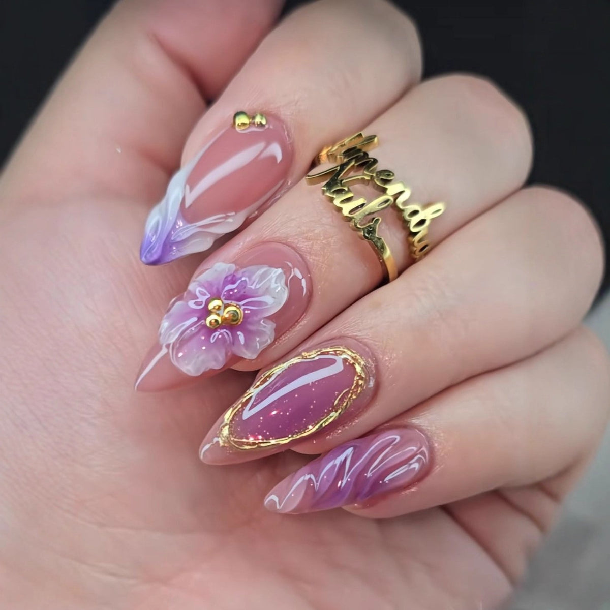 Lilac Flower & Gold-Look Frames press-on nail design, style Z261