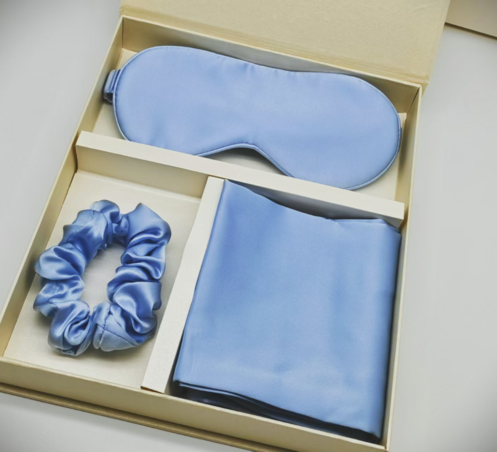 Light Blue 19 momme mulberry silk gift set in presentation box