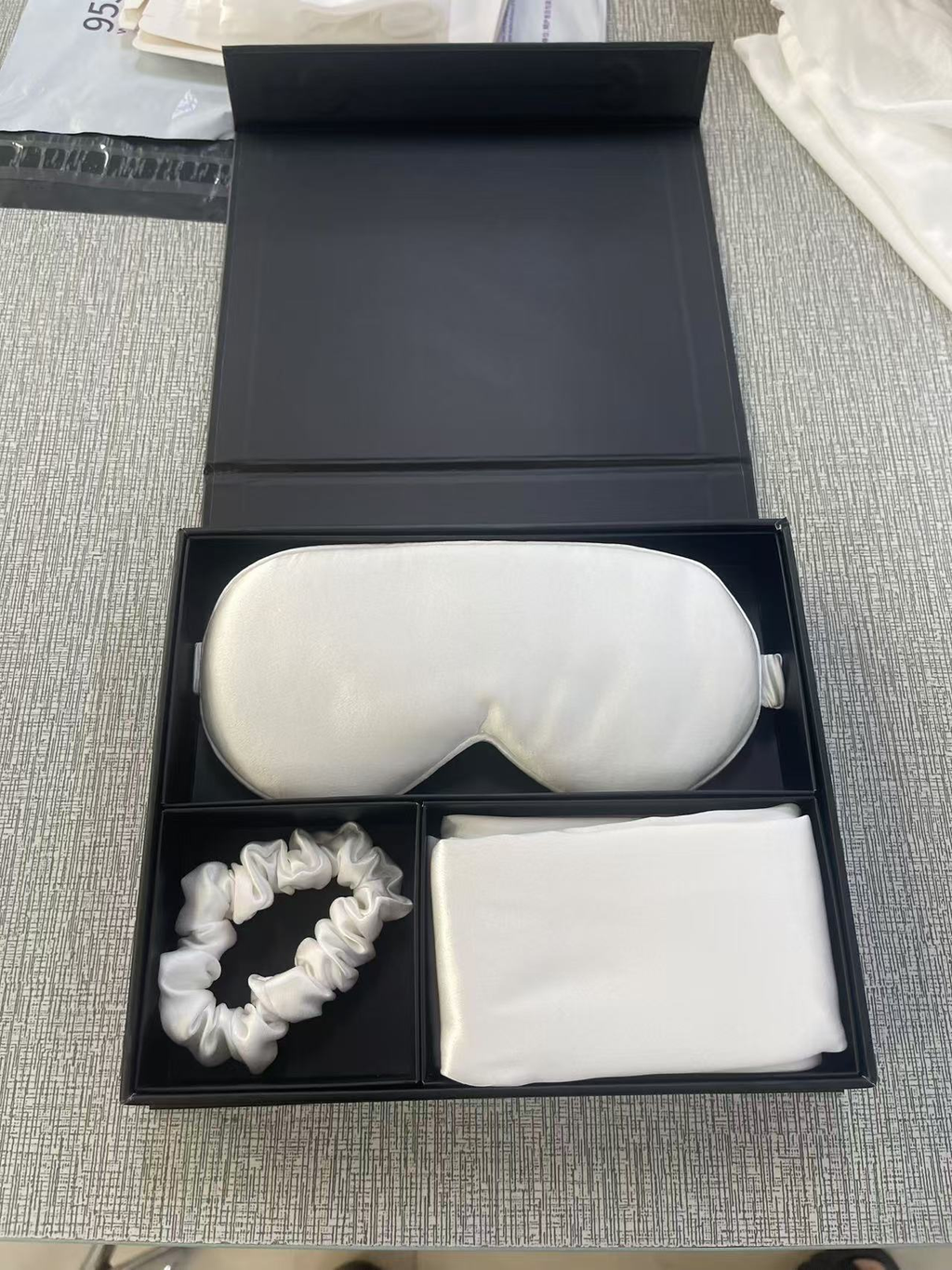 Moonlight Silver 19 momme mulberry silk gift set in presentation box