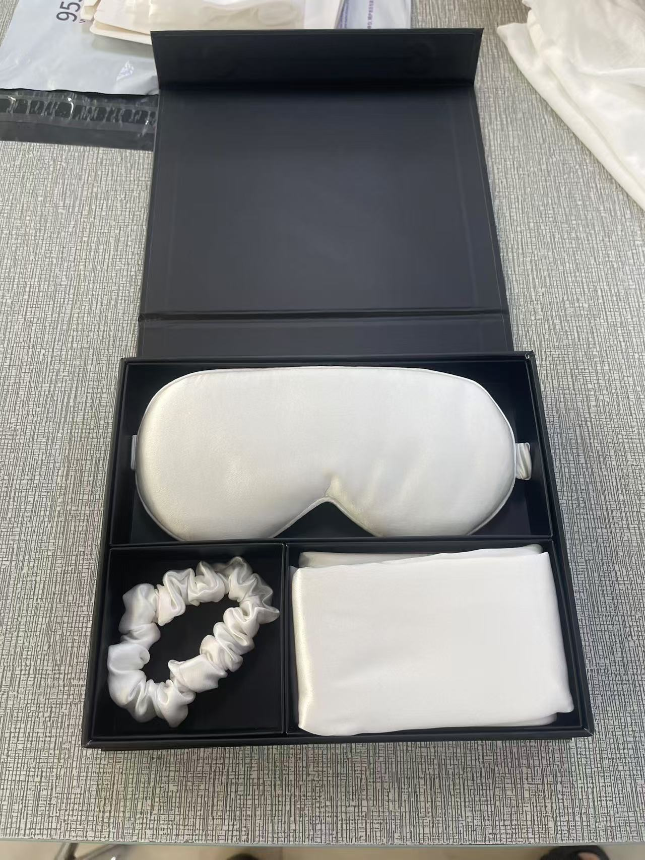 Moonlight Silver 19 momme mulberry silk gift set in presentation box