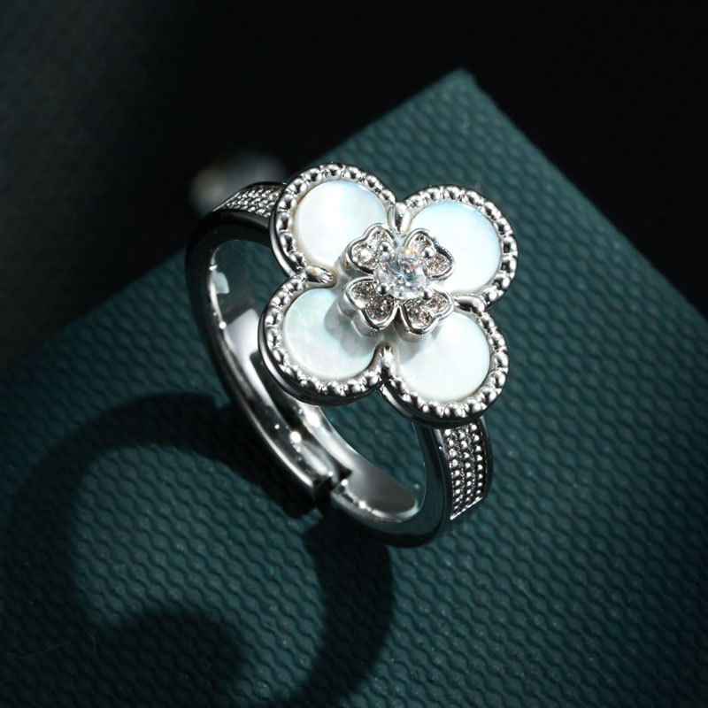 Mother of Pearl Four-Leaf Clover Ring – Adjustable Open Ring with Zirconia, Gold / Silver